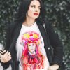 Тениска с мома в невестинска носия, акварел от художника Славейка Аладжова