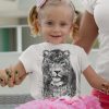 Детска тениска леопард сини очи Детска тениска с черно-бял леопард със сини очи, акварел от художника Славейка Аладжова