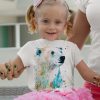 Детска тениска с бяла мечка, акварел от художника Славейка Аладжова