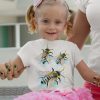Детска тениска с пчели, акварел от художника Славейка Аладжова