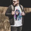 Тениска със слънчева мечка, акварел от художника Славейка Аладжова