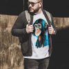 Тениска с шимпанзе, акварел от художника Славейка Аладжова